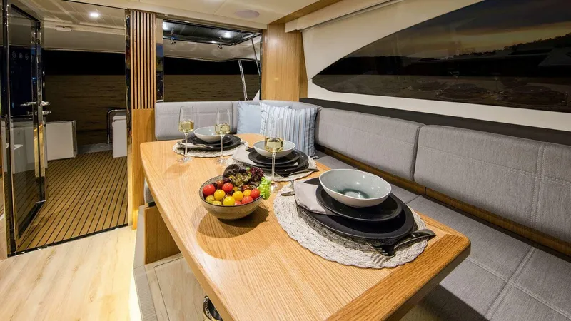  Yacht Photos Pics 2026 Riviera 395 Suv - Image 8