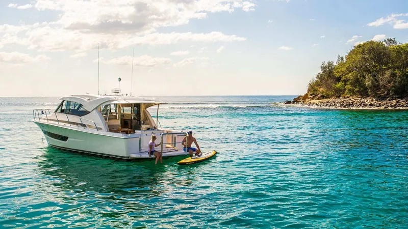  Yacht Photos Pics 2026 Riviera 395 Suv - Image 5