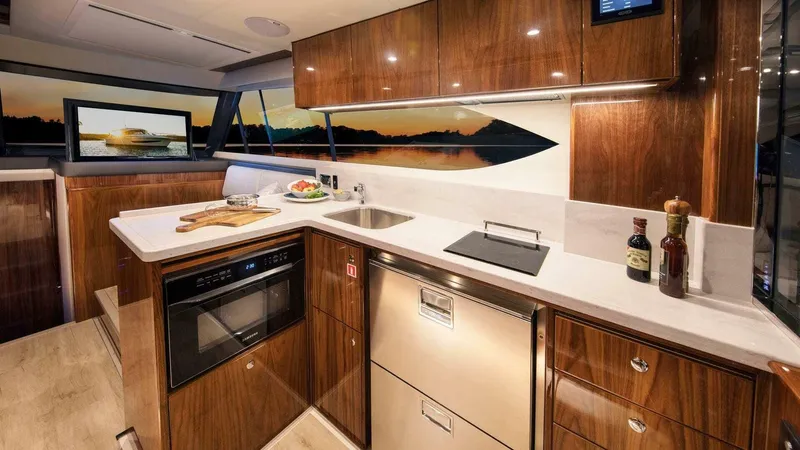  Yacht Photos Pics 2026 Riviera 395 Suv - Image 9