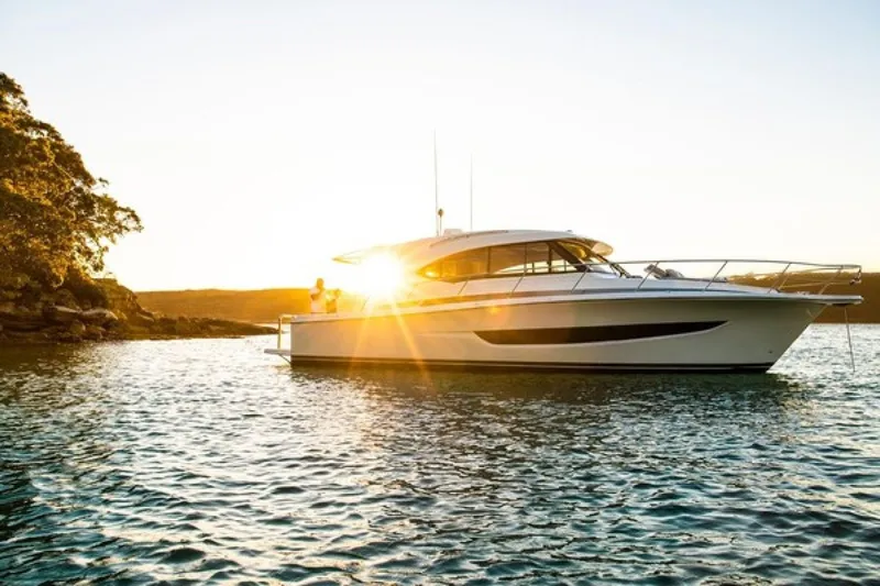  Yacht Photos Pics 2026 Riviera 395 Suv - Image 3