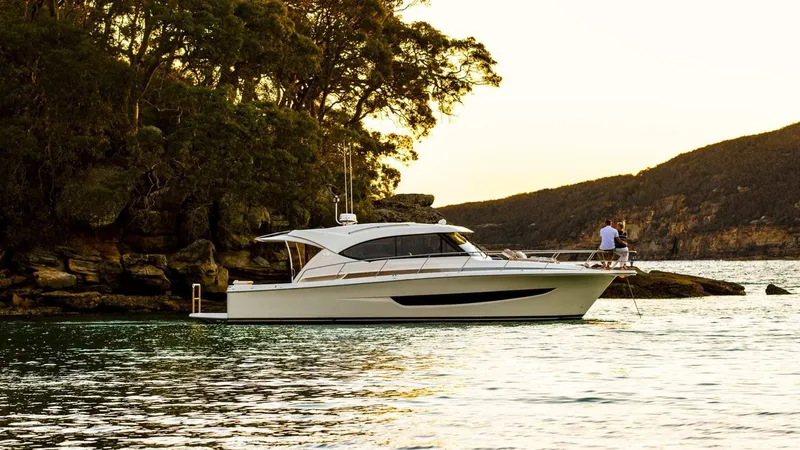  Yacht Photos Pics 2026 Riviera 395 Suv - Image 4