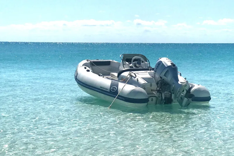 El Sueno Yacht Photos Pics 