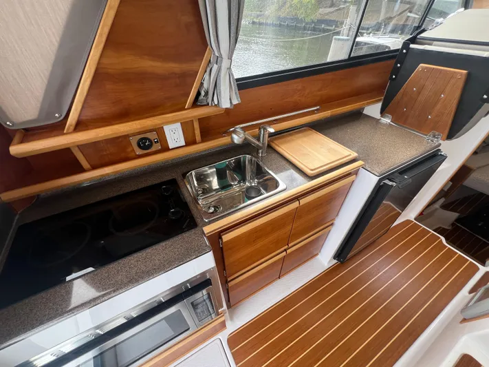 Esperanza Yacht Photos Pics 