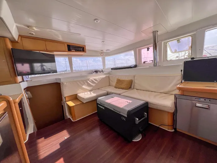 Dao And Out Yacht Photos Pics Interior of 2011 Lagoon 400 catamaran with cozy seating and modern amenities.