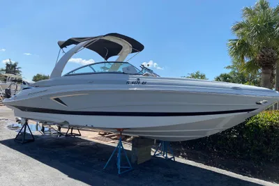 Crownline E285 XS