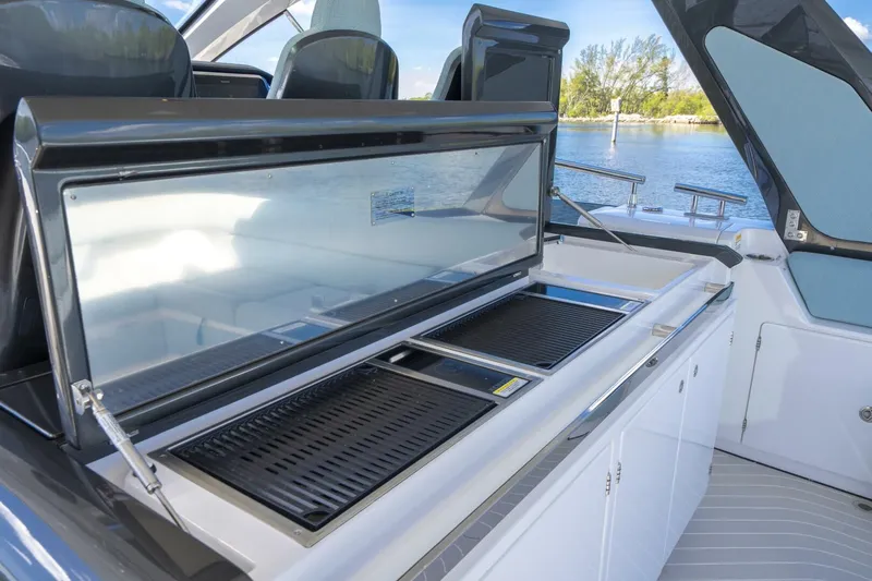 Our Trade Yacht Photos Pics 2025 Azimut Verve 48 - Image 25