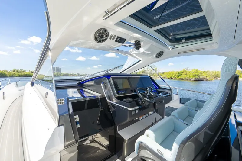 Our Trade Yacht Photos Pics 2025 Azimut Verve 48 - Image 28