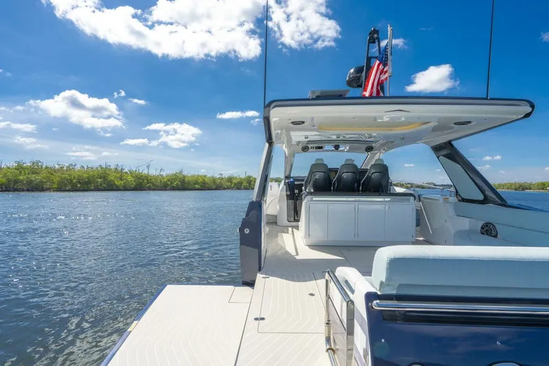 Our Trade Yacht Photos Pics 2025 Azimut Verve 48 - Image 16