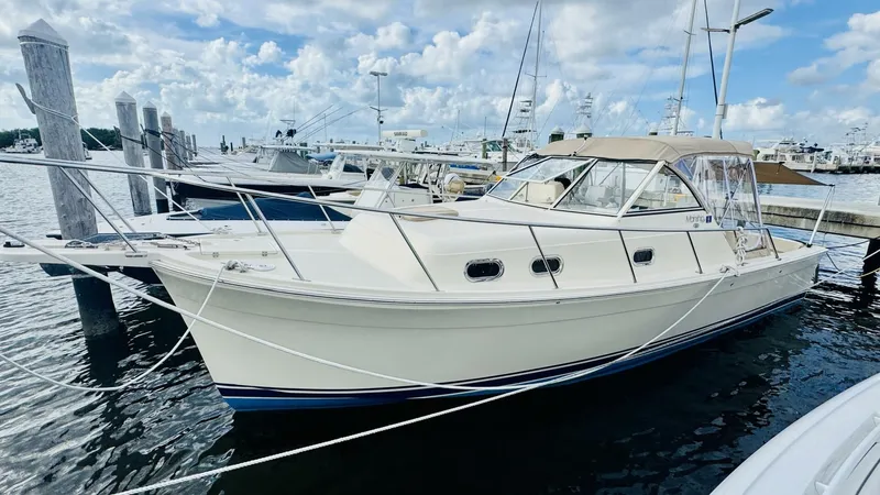 Liliko'i Yacht Photos Pics 2007 Mainship Pilot 30-11 - Image 2