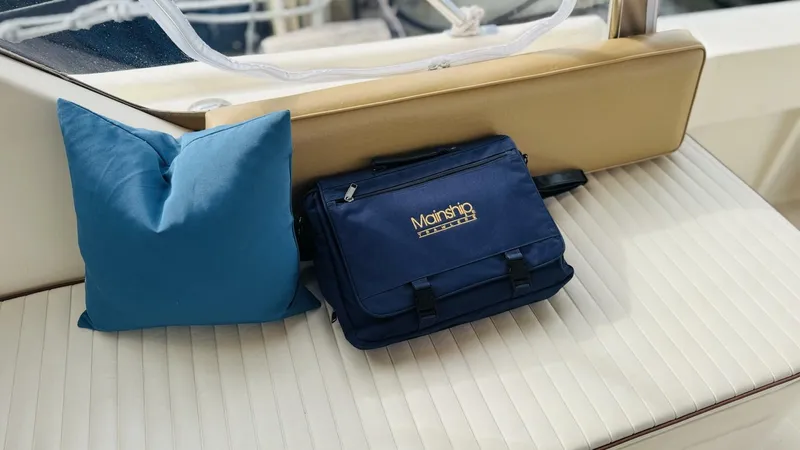 Liliko'i Yacht Photos Pics 2007 Mainship Pilot 30-11 - Image 16