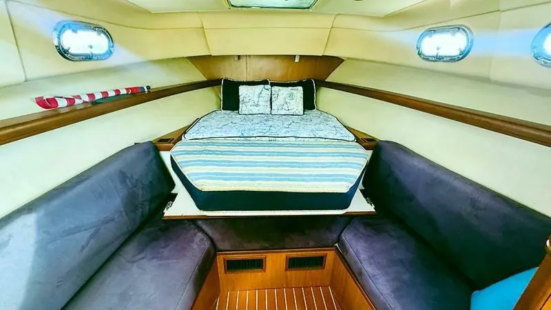 Liliko'i Yacht Photos Pics 2007 Mainship Pilot 30-11 - Image 24