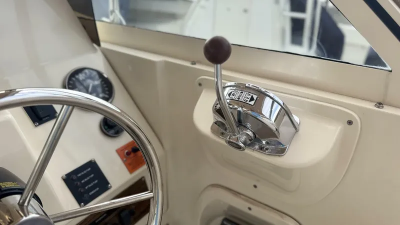 Liliko'i Yacht Photos Pics 2007 Mainship Pilot 30-11 - Image 12