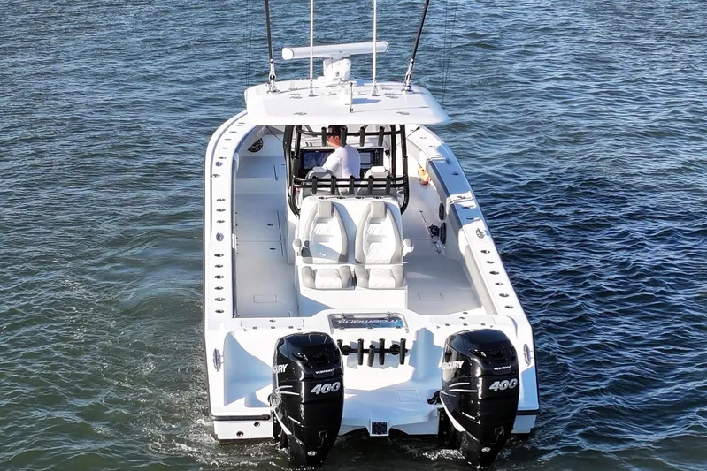  Yacht Photos Pics 2020 Freeman 34VH boat on water, featuring dual Mercury 400 engines.