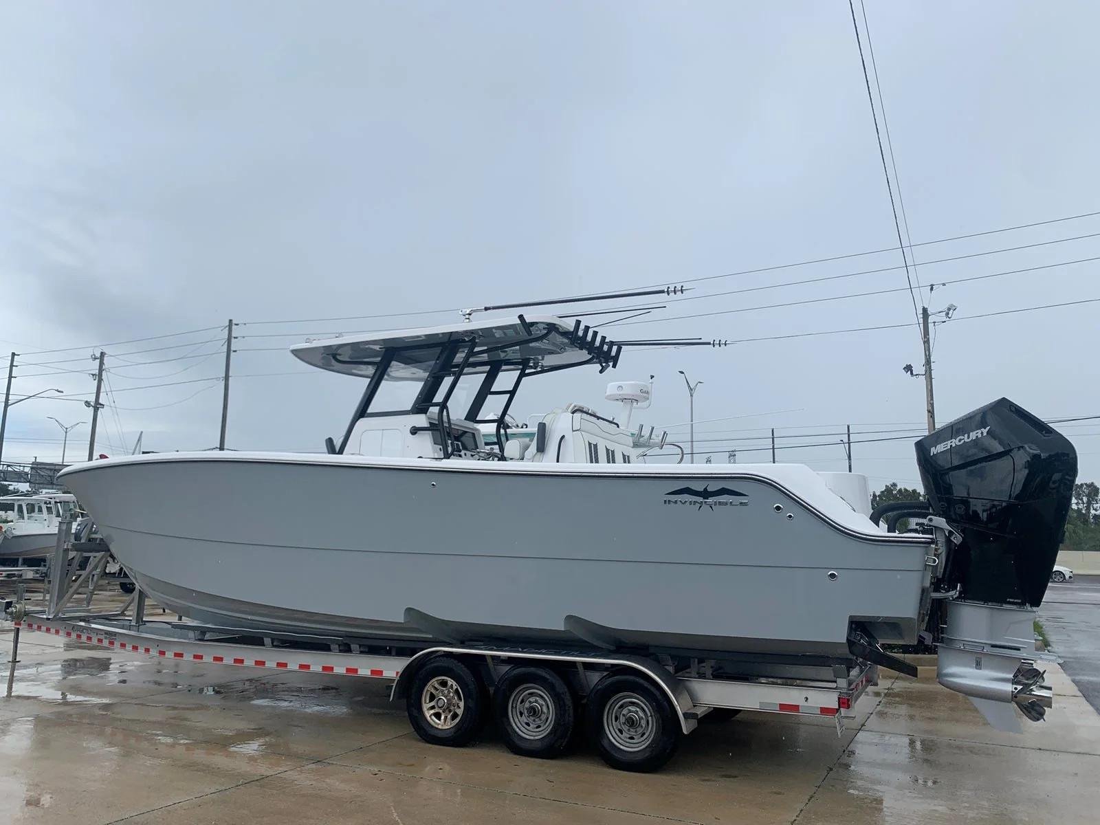 2024 Invincible 33 Catamaran Center Console for sale YachtWorld