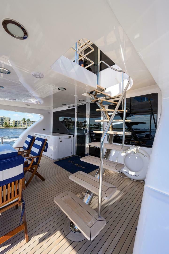 Yacht Photo 37