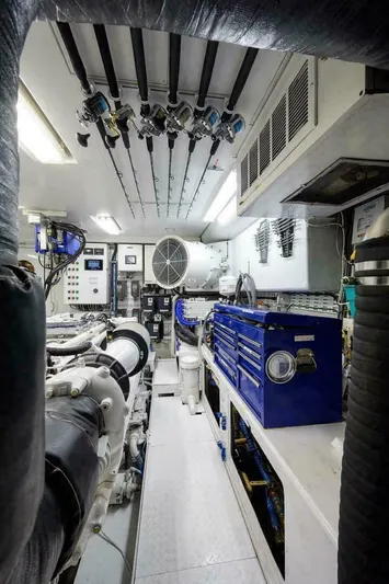 The Crown Royal Yacht Photos Pics 2003 Westship Sportfish - Image 111