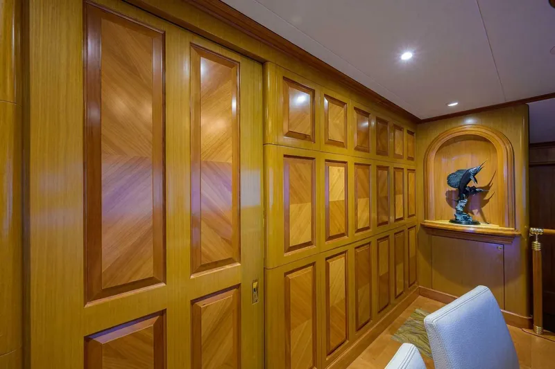 The Crown Royal Yacht Photos Pics 2003 Westship Sportfish - Image 53