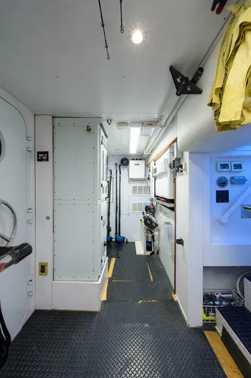 The Crown Royal Yacht Photos Pics 2003 Westship Sportfish - Image 103