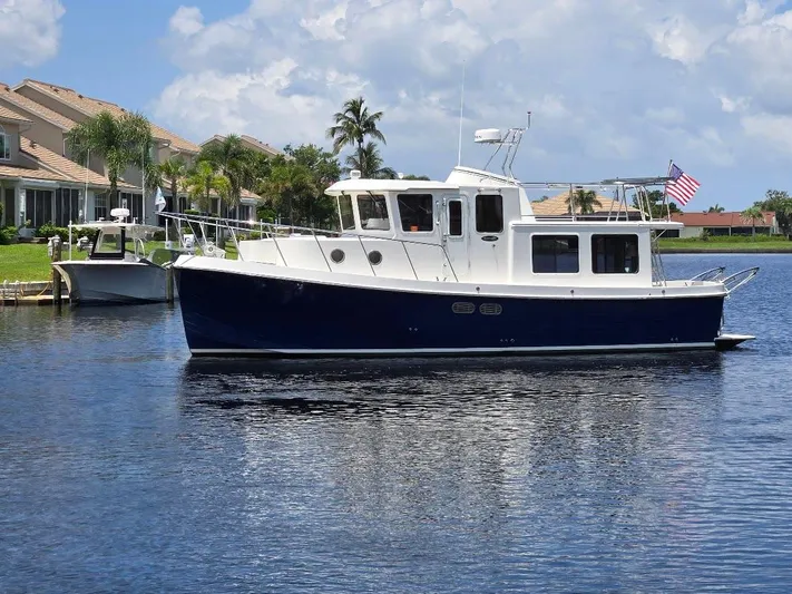 Ecola Yacht Photos Pics 