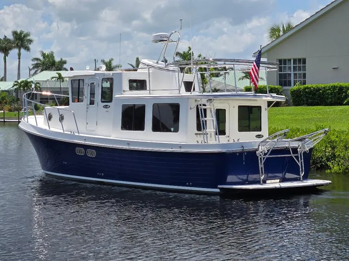 Ecola Yacht Photos Pics 