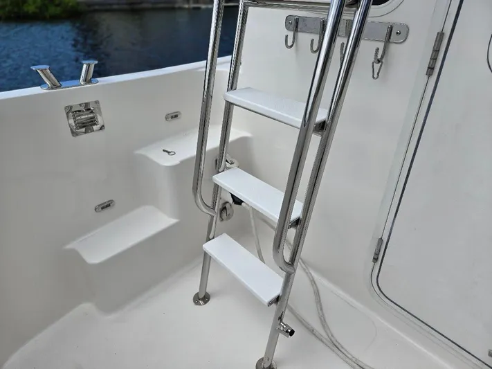 Ecola Yacht Photos Pics 