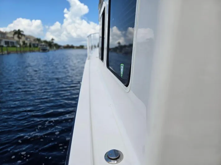 Ecola Yacht Photos Pics 