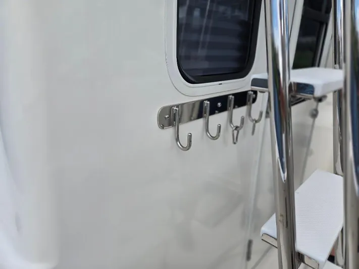 Ecola Yacht Photos Pics 