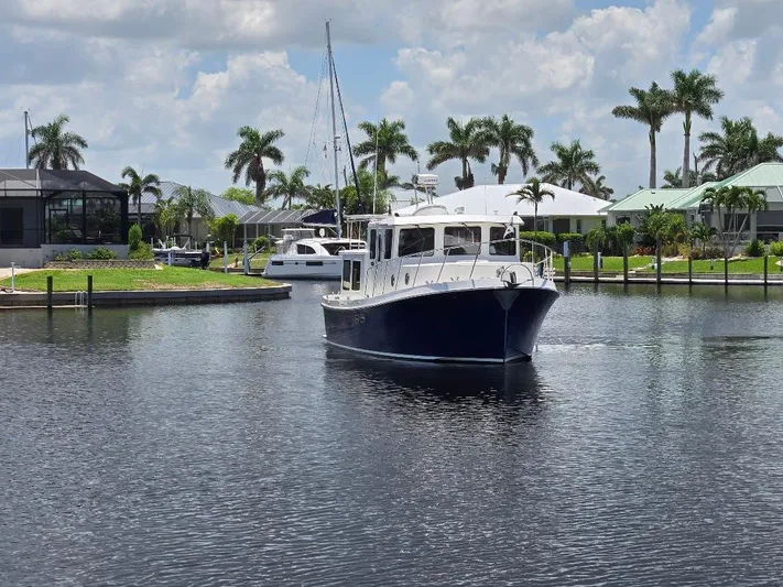 Ecola Yacht Photos Pics 