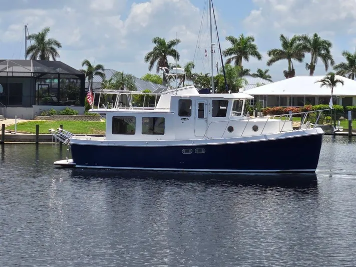 Ecola Yacht Photos Pics 