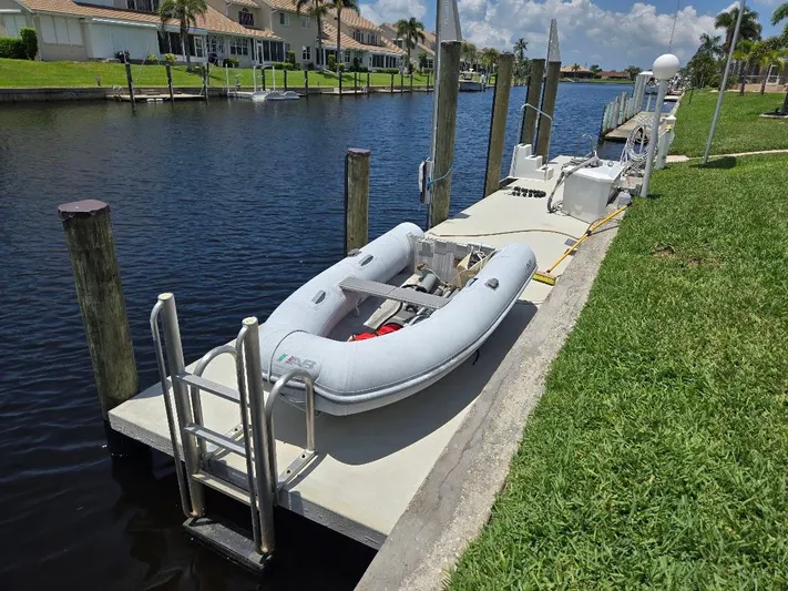 Ecola Yacht Photos Pics 