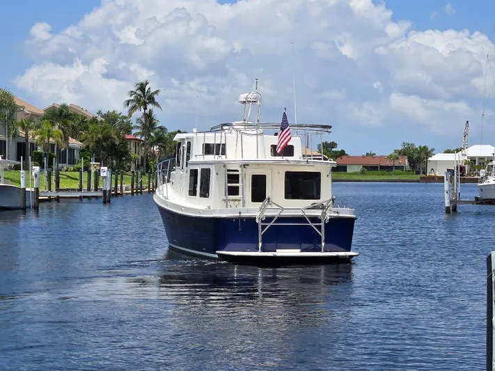 Ecola Yacht Photos Pics 