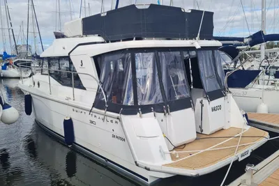 2017 Beneteau Swift Trawler 30