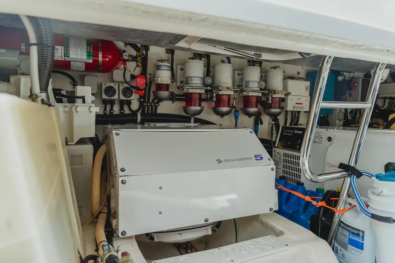 Taparo Yacht Photos Pics 