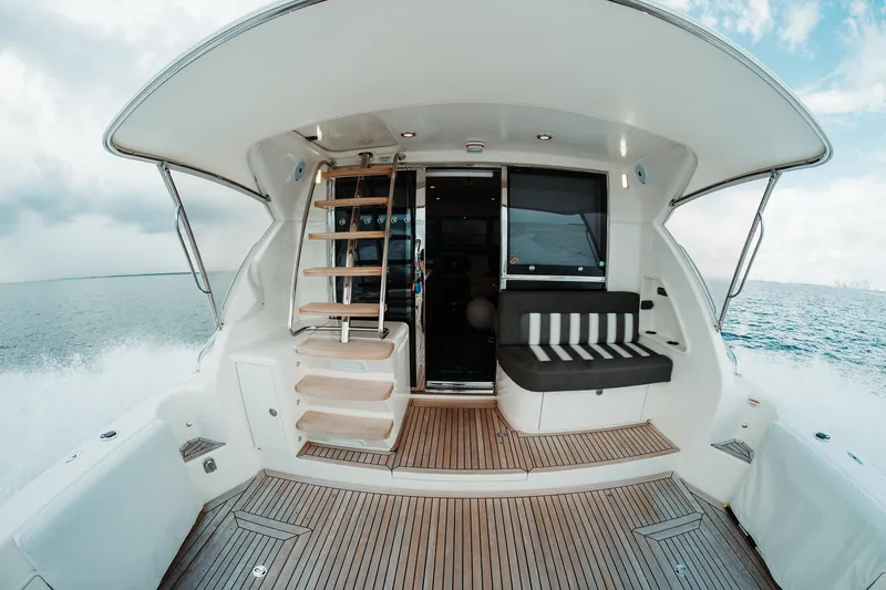 Taparo Yacht Photos Pics 