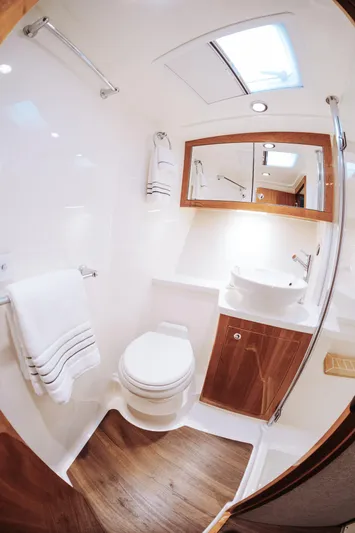 Taparo Yacht Photos Pics 