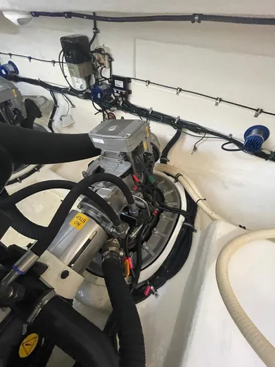 Taparo Yacht Photos Pics 