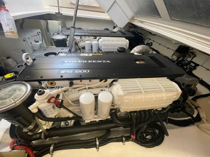 Taparo Yacht Photos Pics 