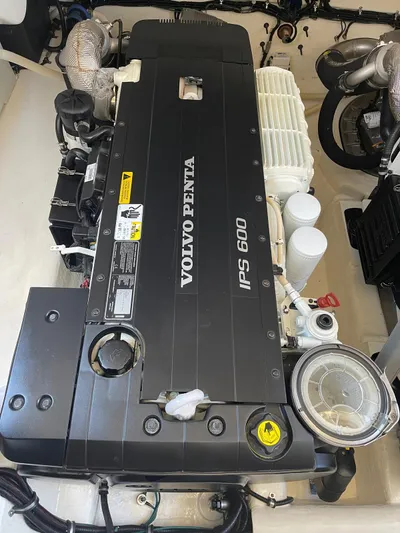 Taparo Yacht Photos Pics 