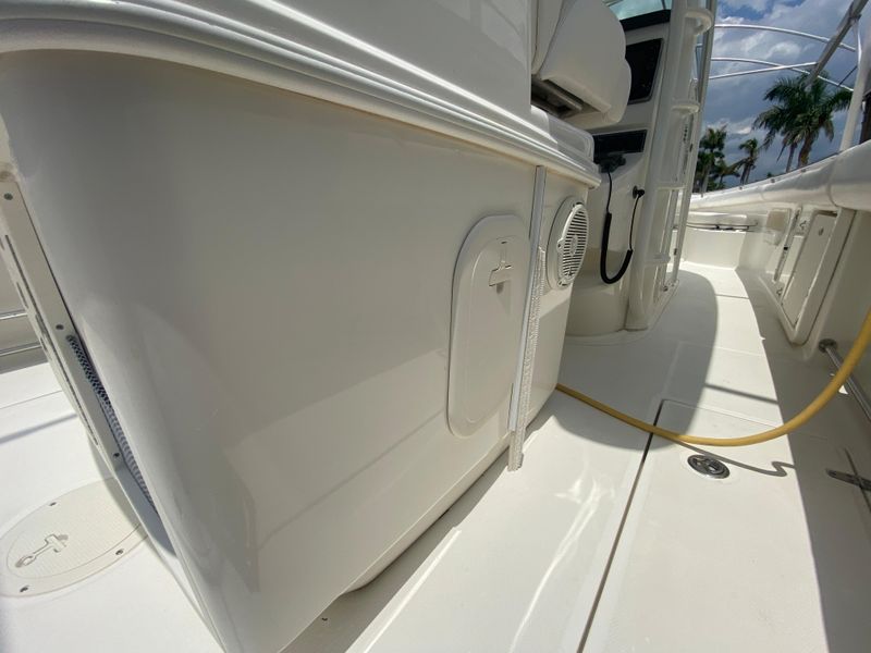 2013 Boston Whaler 320 Outrage