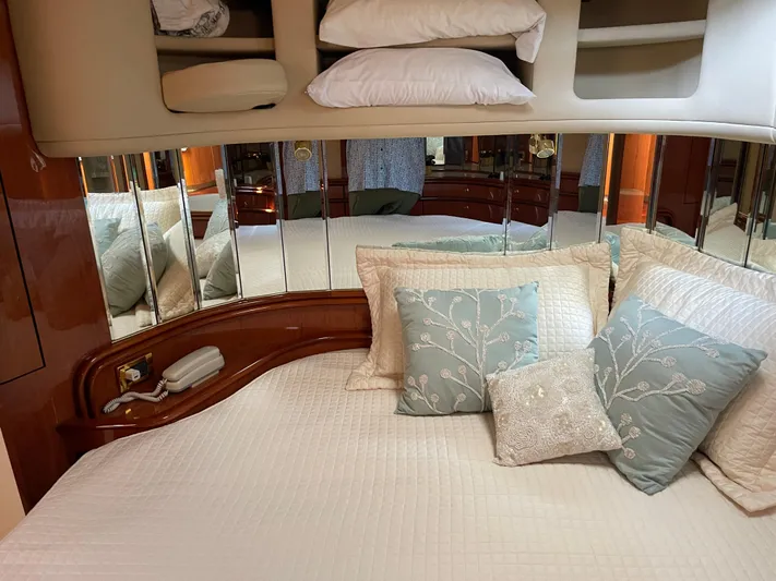 Mirage Yacht Photos Pics 