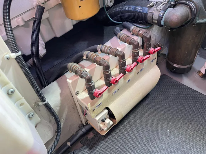 Mirage Yacht Photos Pics 