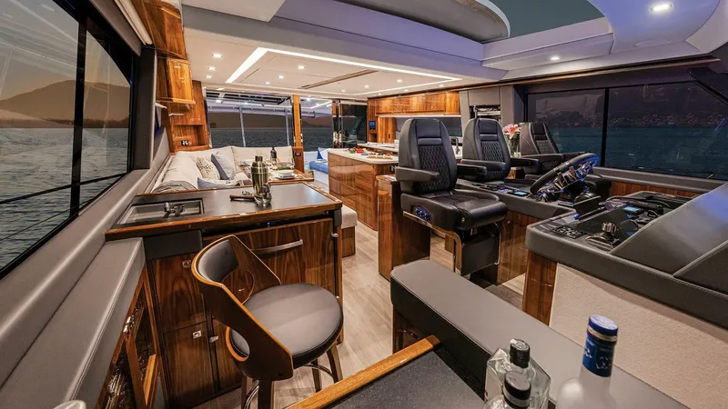  Yacht Photos Pics 2026 Riviera 645 Suv - Image 7
