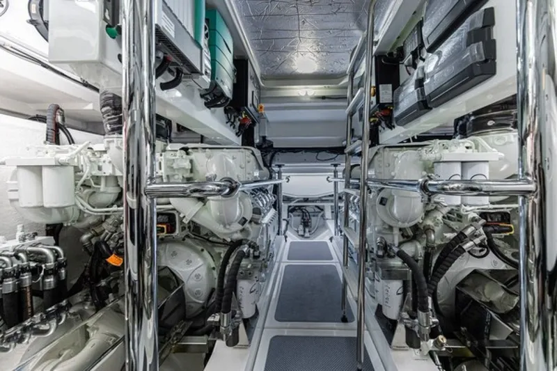  Yacht Photos Pics 2026 Riviera 645 Suv - Image 16