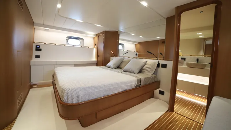  Yacht Photos Pics IMG_7605.JPG