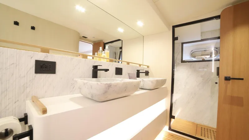  Yacht Photos Pics IMG_7614.JPG