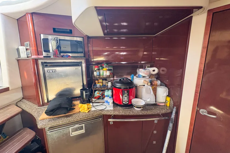 Luna Yacht Photos Pics Galley of 2008 Sea Ray 380 Sundancer with appliances and storage.