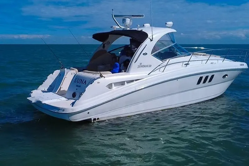 Luna Yacht Photos Pics 2008 Sea Ray 380 Sundancer yacht cruising on open water.