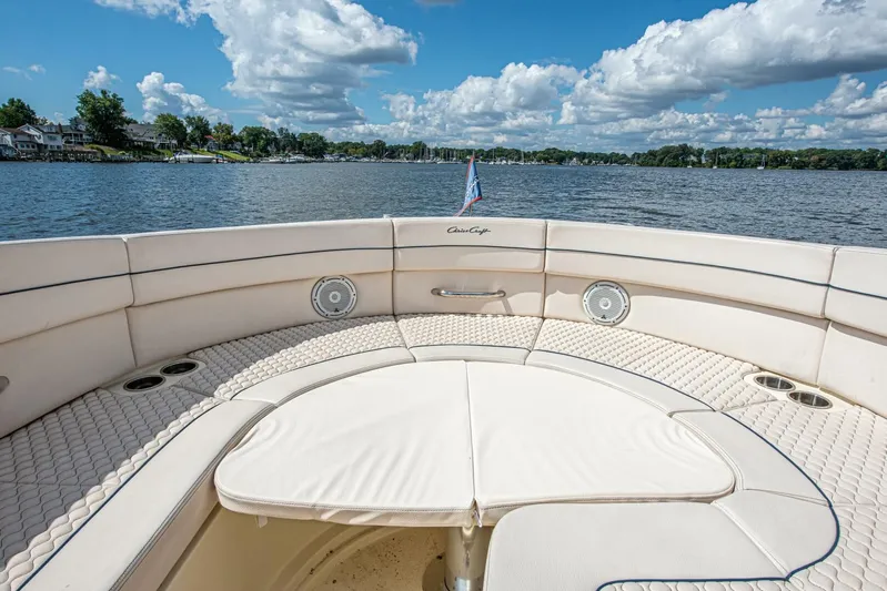 Full Circle Yacht Photos Pics 2022 Chris-craft Launch 35 Gt - Image 17