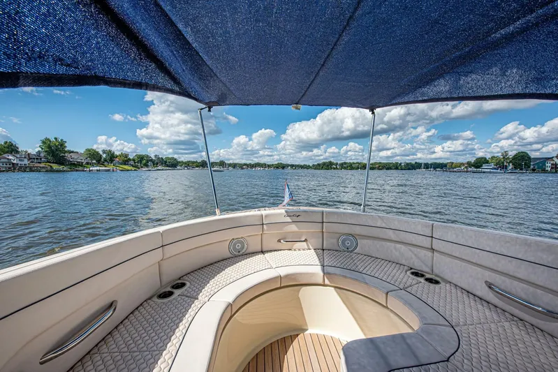 Full Circle Yacht Photos Pics 2022 Chris-craft Launch 35 Gt - Image 18