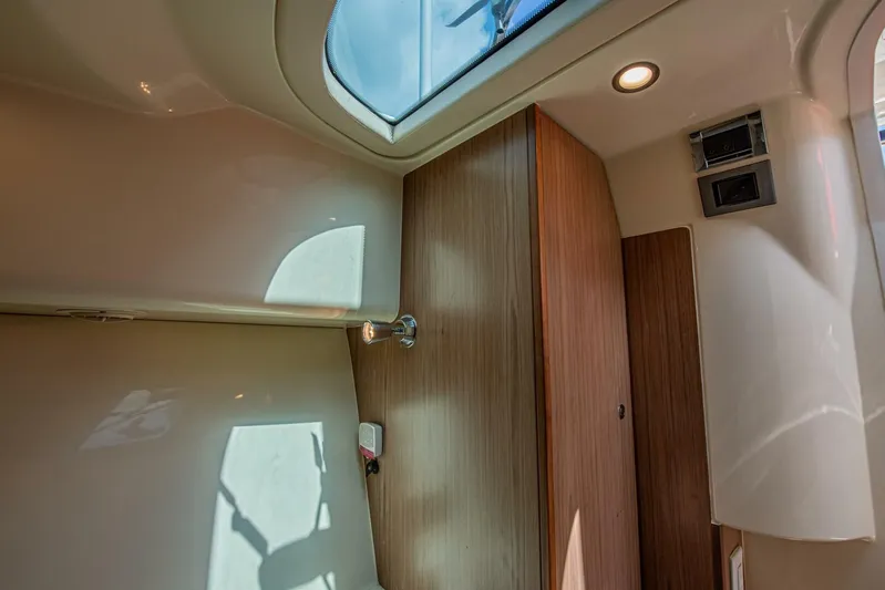 Full Circle Yacht Photos Pics 2022 Chris-craft Launch 35 Gt - Image 29